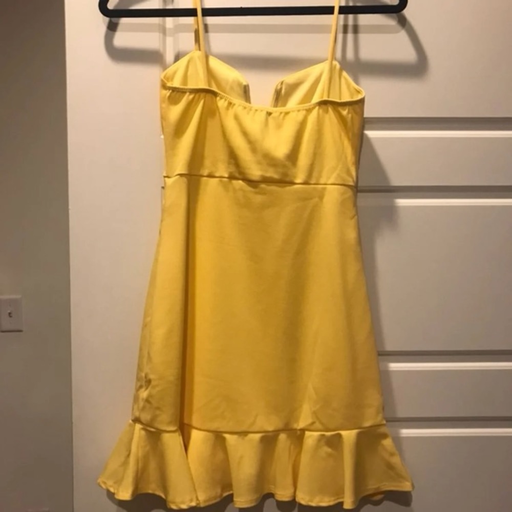 Yellow dress - Picture 3 of 6
